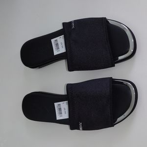 DKYN Flat Sandal